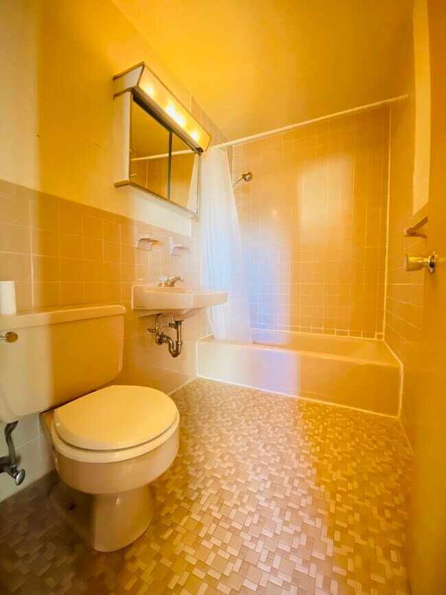 Building Photo - 43 Jacqueline Rd