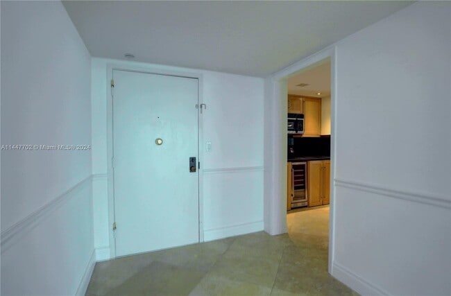 Building Photo - 1111 Crandon Blvd