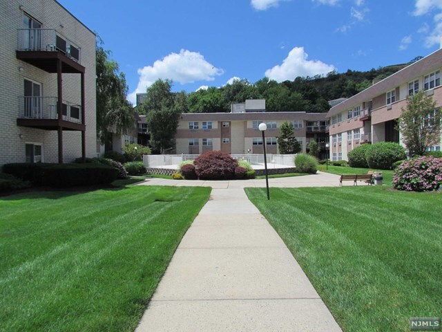 Foto principal - 1111 River Rd