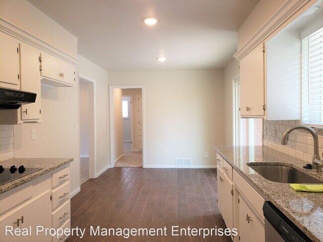 Foto del edificio - 3 br, 1.5 bath House - 2828 Manchester Dr