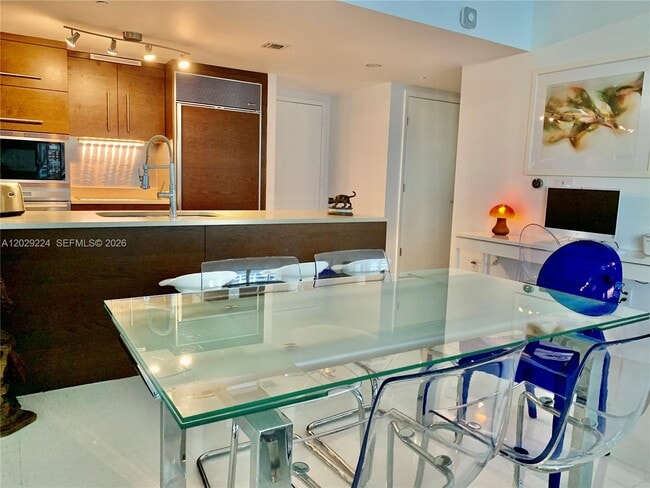 Building Photo - 475 Brickell Ave