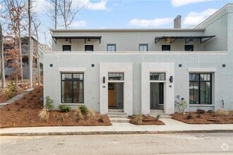 Building Photo - 10879 Serenbe Ln
