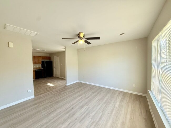 Foto del edificio - 3550 Crestridge Dr