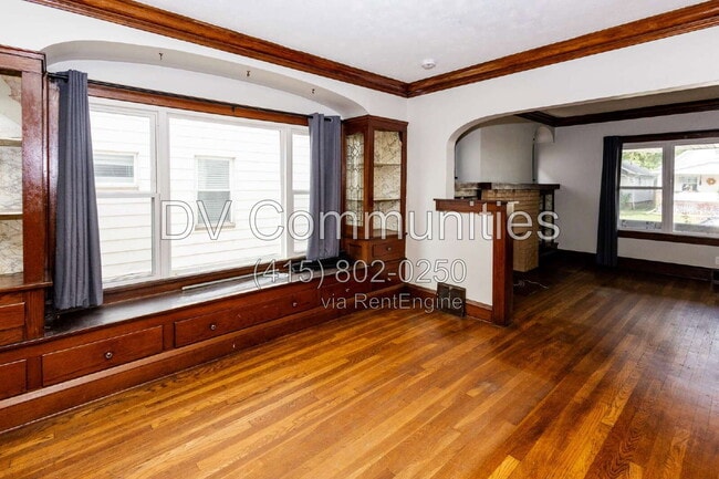 Building Photo - 3765 W 134th St