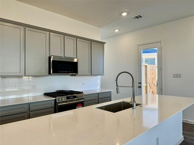 Foto del edificio - 5506 Amber Brook Ln