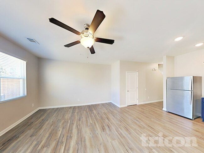 Foto del edificio - 11877 Fuller St