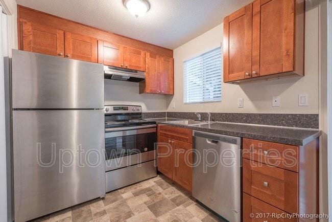 Photo - 5011 SW Beaverton Hillsdale Hwy House