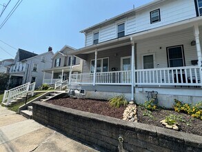 Building Photo - 1458 Washington Ave