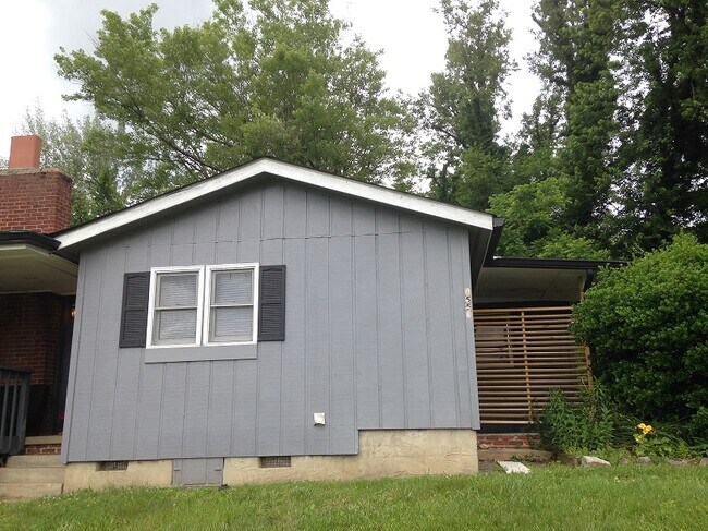 Building Photo - 155 Clement St