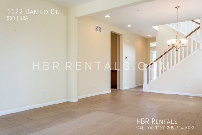 Building Photo - 1122 Danilo Ct