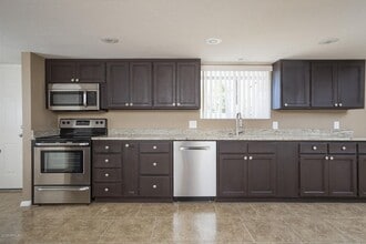 Building Photo - 725 E Alameda Dr