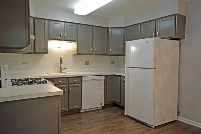 Building Photo - 123 Brewster Ct