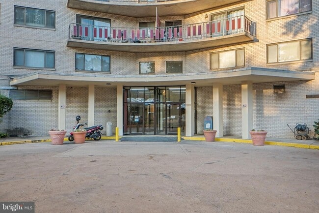 Building Photo - 8830 Piney Branch Rd