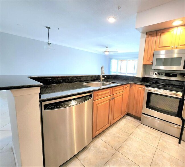 2400 Feather Sound Dr Unit 331, Clearwater, FL 33762 Room for Rent in