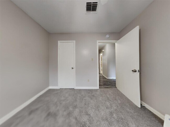 Building Photo - 6639 Maczali Dr