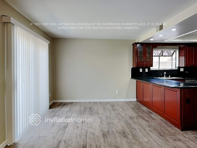 Foto del edificio - 14850 Mission Glen Ln