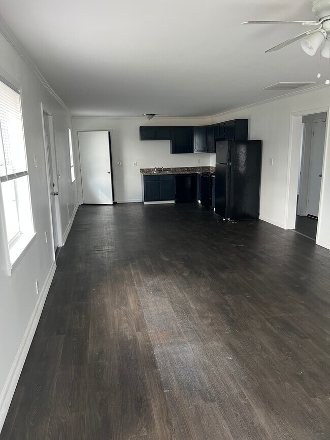 Foto del edificio - 979 Dowdey Rd