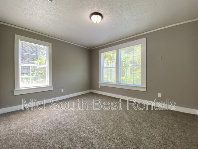 Foto del edificio - 4909 W 31st St