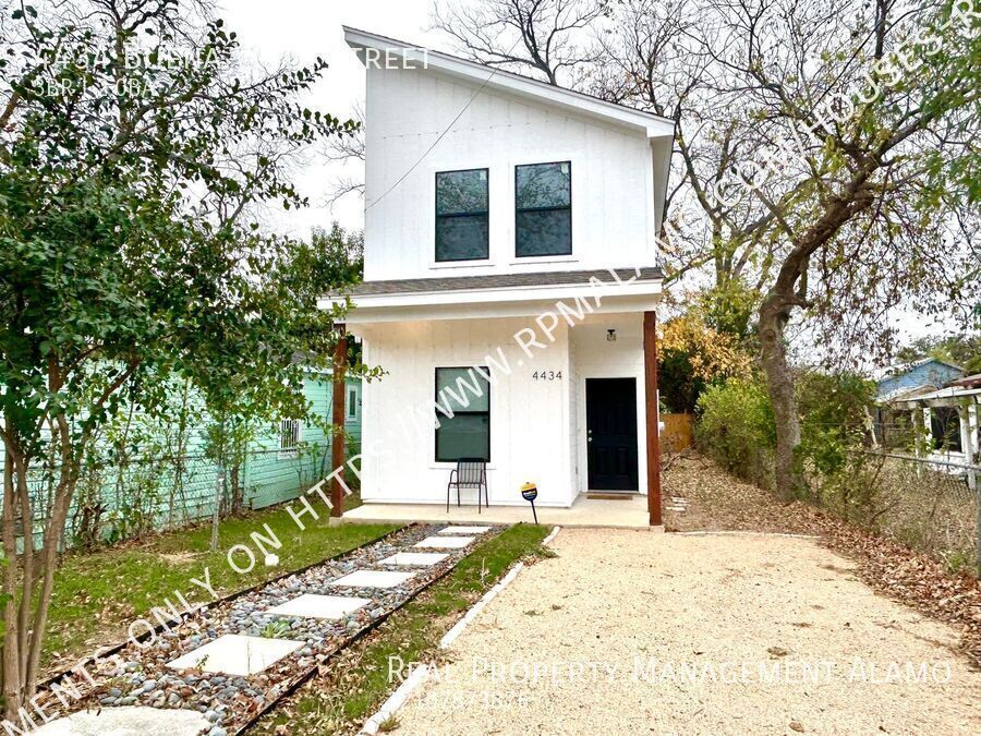 Foto principal - AVAILABLE NOW! Newly Built 2-Story 3 Bedro...