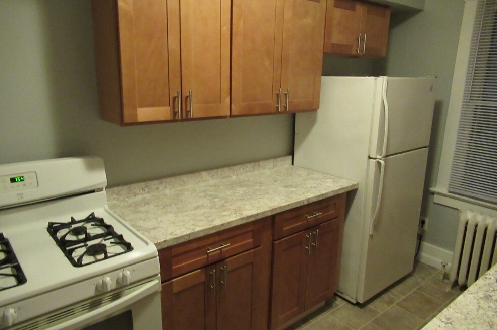 Kitchen - 1716 E Main St
