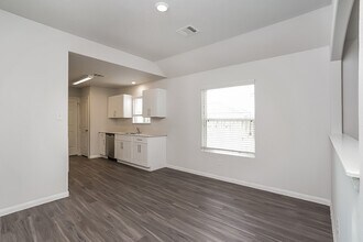 Building Photo - 19019 Moynihan Dr