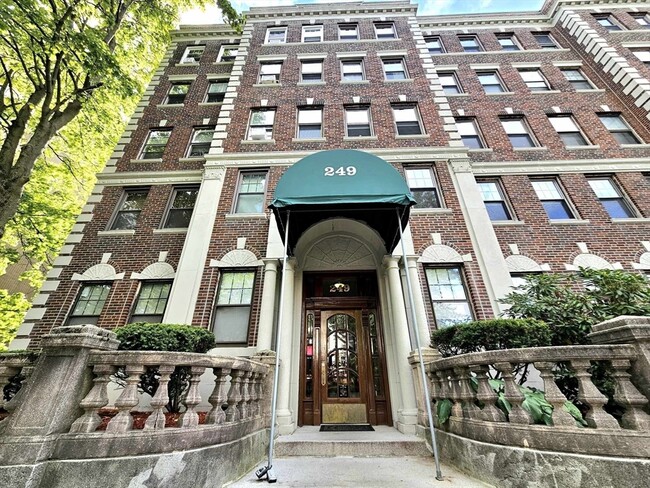 Foto del edificio - 251 Chestnut Ave