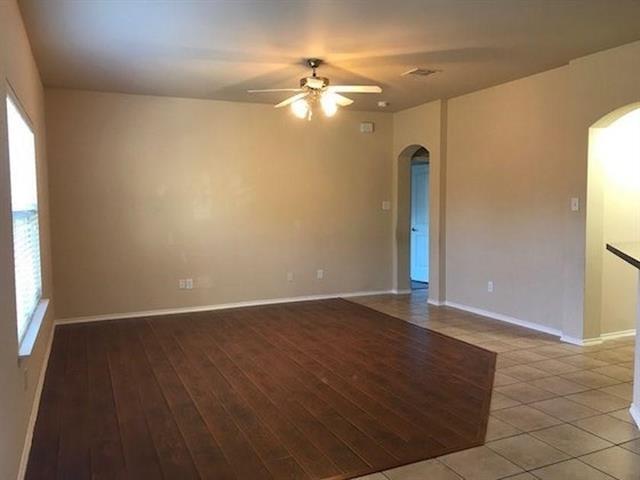 Foto del edificio - 9801 Tyler Dr