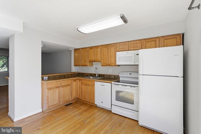 Building Photo - 1204 Brethour Ct