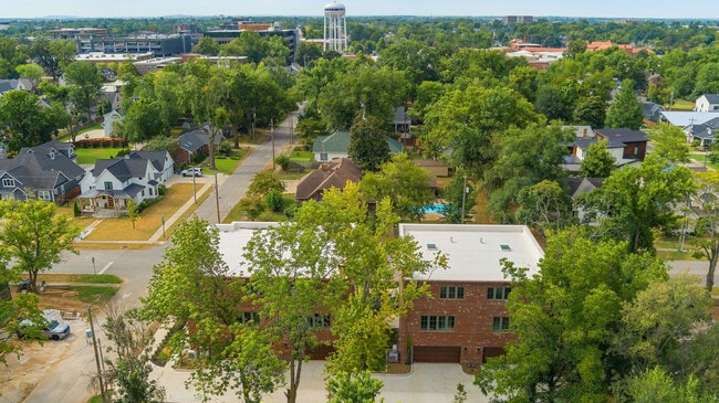 Foto del edificio - 501 NW B St