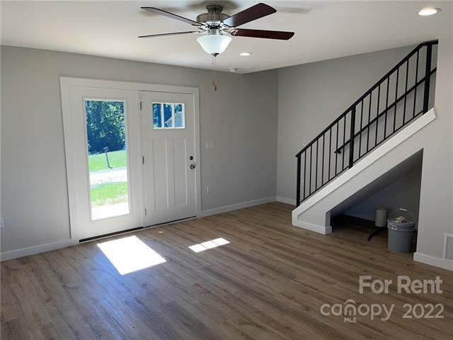 Building Photo - 305 Wingate Ct