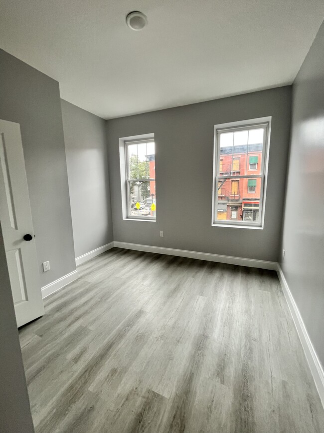 Unit 3 - 131 Monticello Ave