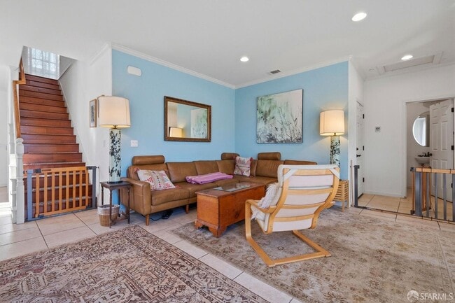 Building Photo - 820 Almar Ave