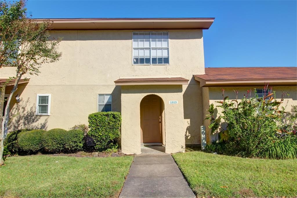 Foto principal - 1819 Countryside Village Blvd