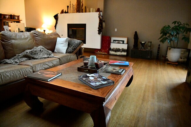 Foto del edificio - 829 Pine Ave