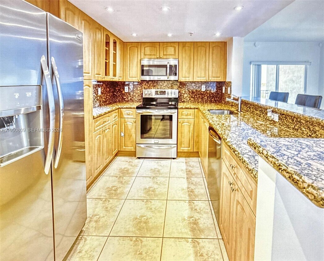 Building Photo - 120 SW 37th Ave