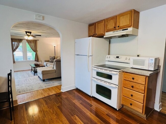 Building Photo - 66 Jackson St