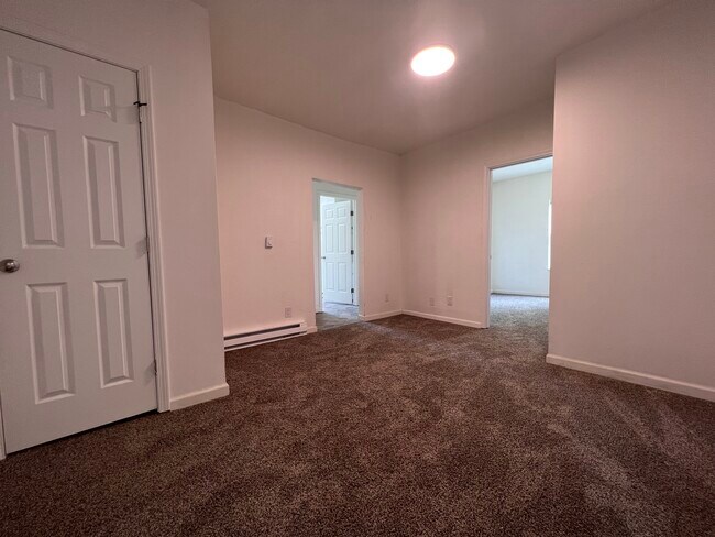 Building Photo - 629 Brockway Ave