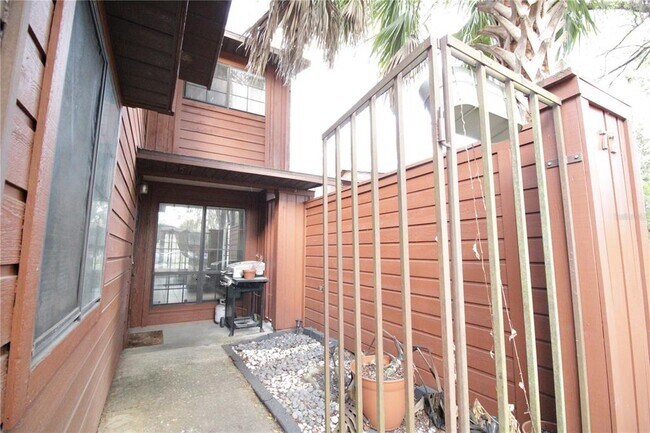 Foto del edificio - 900 SW 62nd Blvd