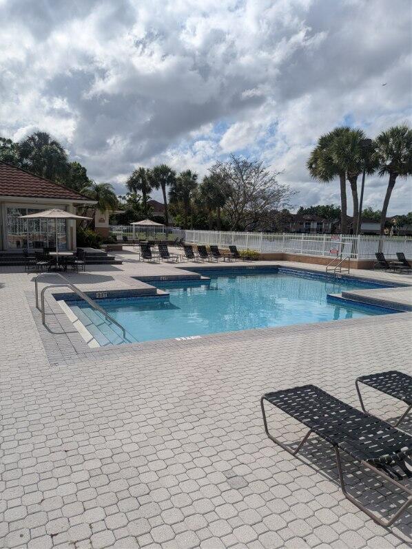 Foto del edificio - 719 NW 92nd Ave