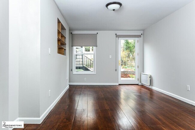 Foto del edificio - 471 Henry St