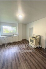 Building Photo - 6514 Fullerton Ave