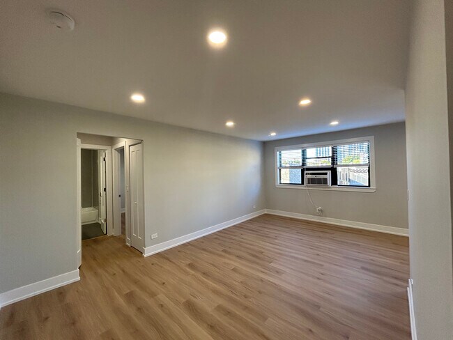 Foto del edificio - 540 W Aldine Ave