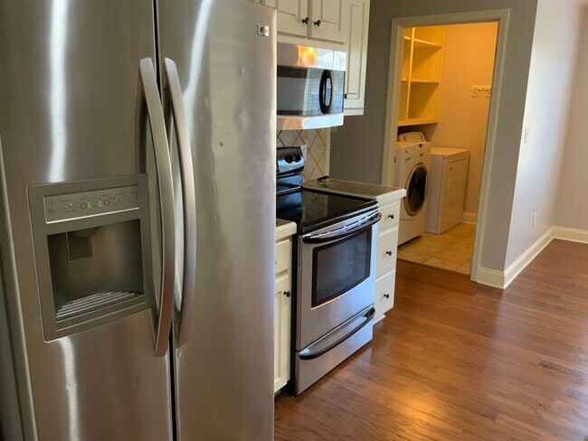 Foto del edificio - 3 Bedroom Family Rental