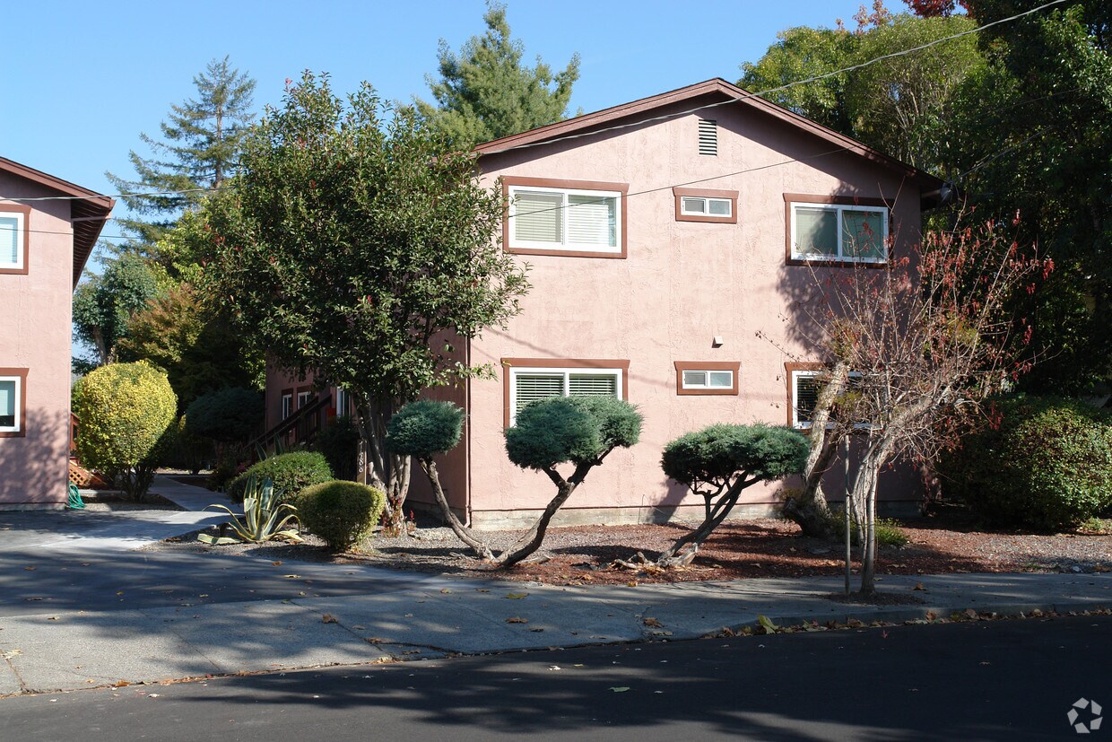 Building Photo - 7488 Bridgit Dr