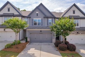 Building Photo - 5615 Parkview Ln