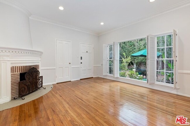 Building Photo - 208 S El Camino Dr
