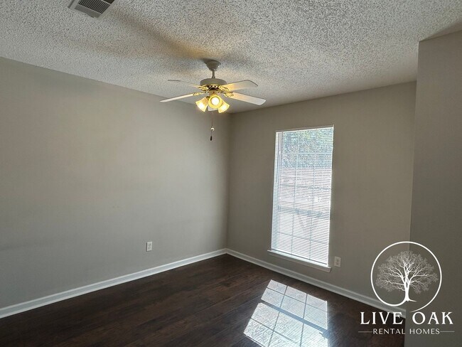 Foto del edificio - 135 Kenny Dr