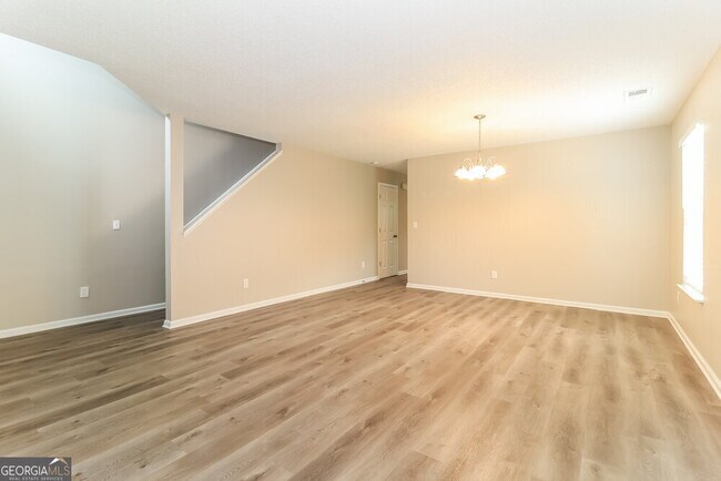 Foto del edificio - 1027 Sycamore Ln