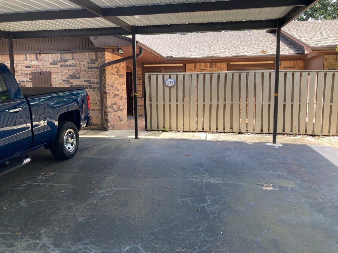Foto principal - 109 Indian Hills St