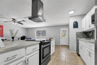 Building Photo - 4350 Kacee Dr